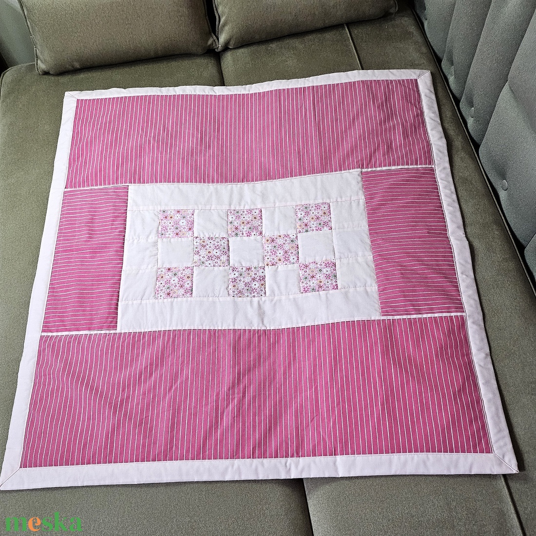 Vintage hatású rózsaszín babatakaró, játszópléd patchwork betéttel kislánynak - baba - mama - baba ágynemű - babatakaró, gyerek pléd - Meska.hu