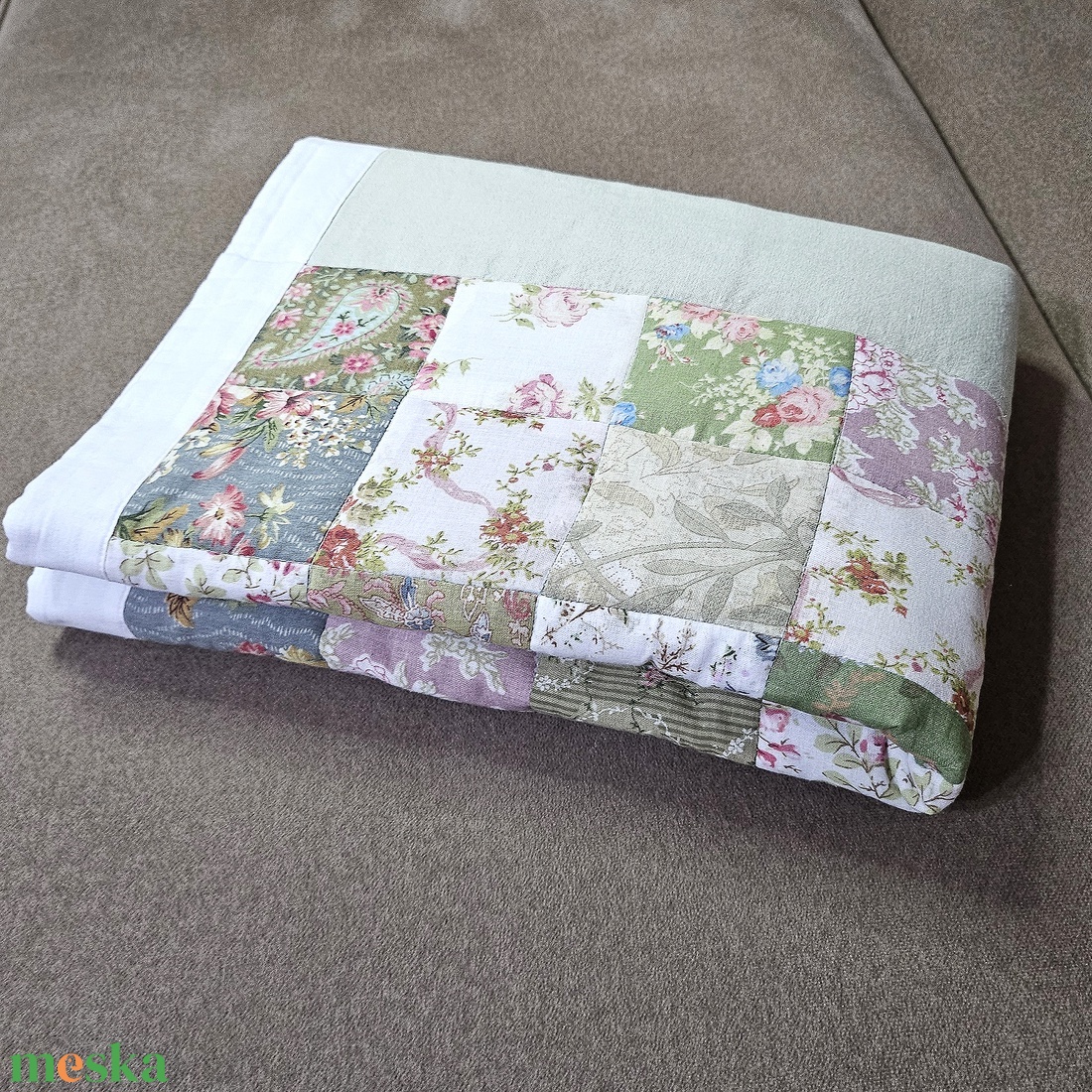 Vintage hatású egyedi babatakaró, játszópléd patchwork betéttel ajnádékba - baba - mama - baba ágynemű - babatakaró, gyerek pléd - Meska.hu