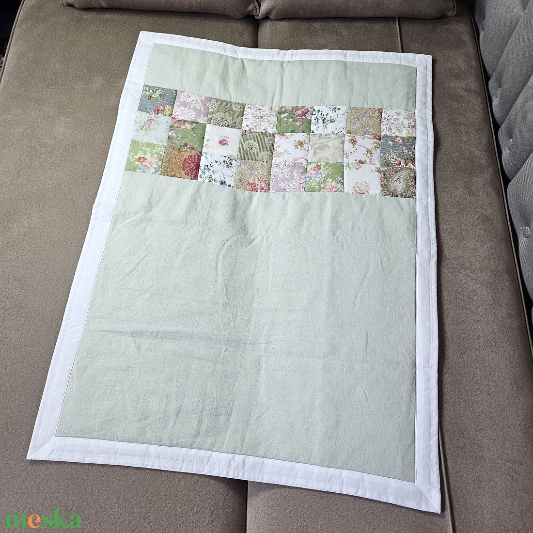 Vintage hatású egyedi babatakaró, játszópléd patchwork betéttel ajnádékba - baba - mama - baba ágynemű - babatakaró, gyerek pléd - Meska.hu