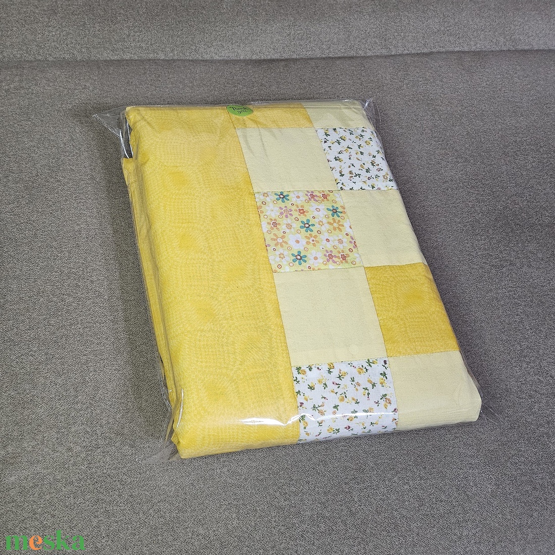 Sárga, egyedi varrot újszülött babatakaró, játszópléd ajándékba - baba - mama - baba ágynemű - babatakaró, gyerek pléd - Meska.hu