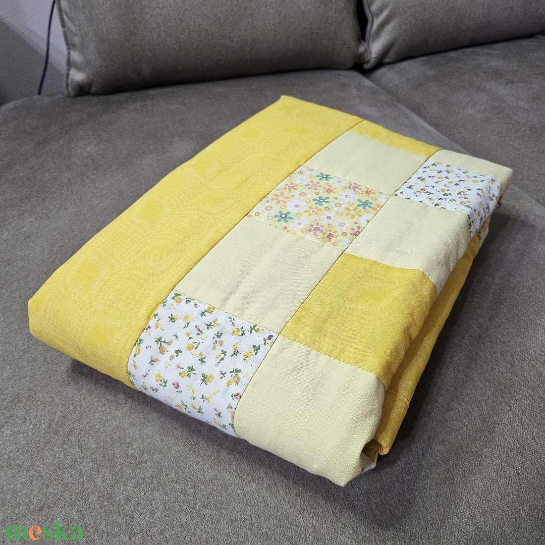 Sárga, egyedi varrot újszülött babatakaró, játszópléd ajándékba - baba - mama - baba ágynemű - babatakaró, gyerek pléd - Meska.hu