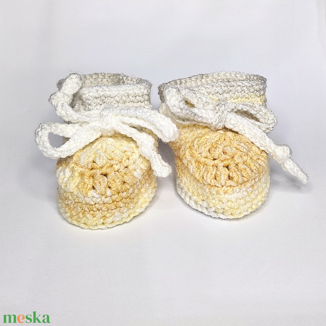 Horgolt kiscipő, babacipő - baba - mama - babaruházat - babacipő - Meska.hu