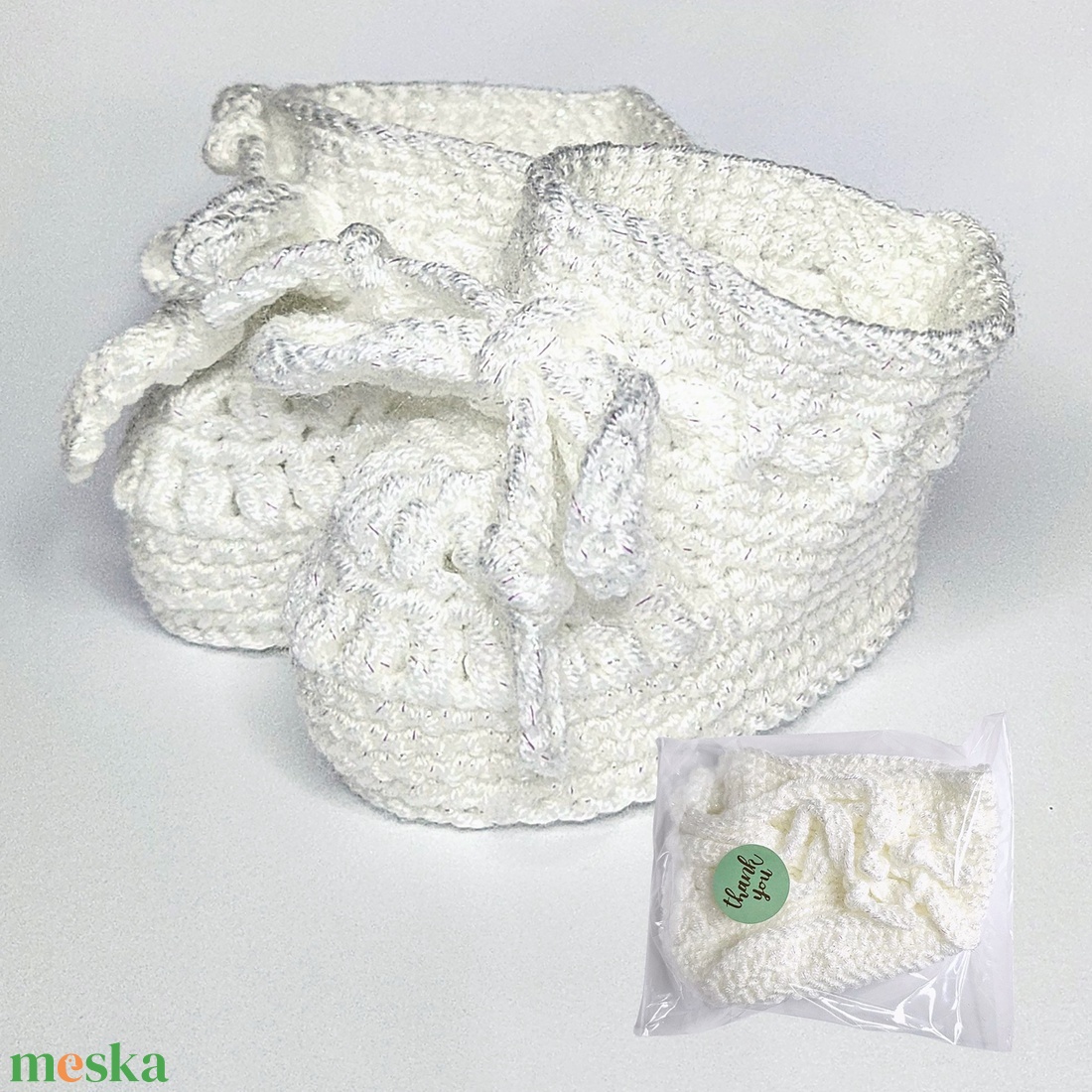Vintage hatású, patchwork-betétes babatakaró, puha játszópléd Szet � babasapkával és babacipővel - baba - mama - baba ágynemű - babatakaró, gyerek pléd - Meska.hu
