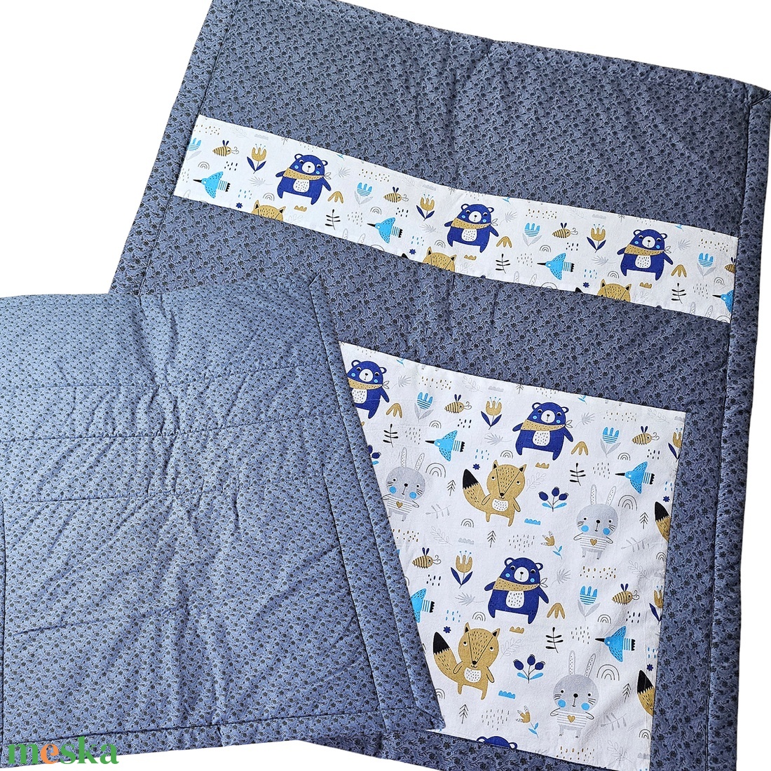 Kék és fehér állatmintás, patchwork-betétes babatakaró, játszópléd Szet � babasapkával, babacipővel + ajándék csörgővel - baba - mama - baba ágynemű - babatakaró, gyerek pléd - Meska.hu