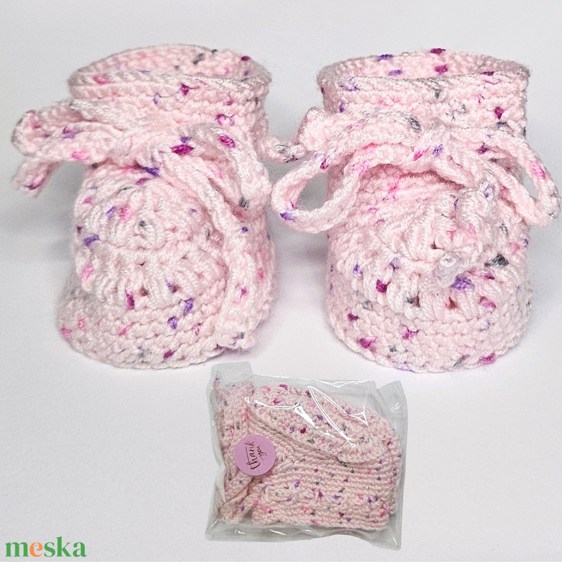 Rózsaszín patchwork-betétes babatakaró, puha játszópléd Szet � babacipővel és ajándék csörgővel - baba - mama - baba ágynemű - babatakaró, gyerek pléd - Meska.hu
