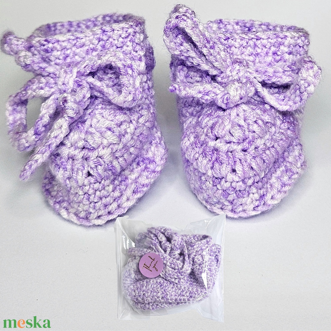 Lila patchwork-betétes babatakaró, puha játszópléd Szet � babacipővel és ajándék csörgővel - baba - mama - baba ágynemű - babatakaró, gyerek pléd - Meska.hu