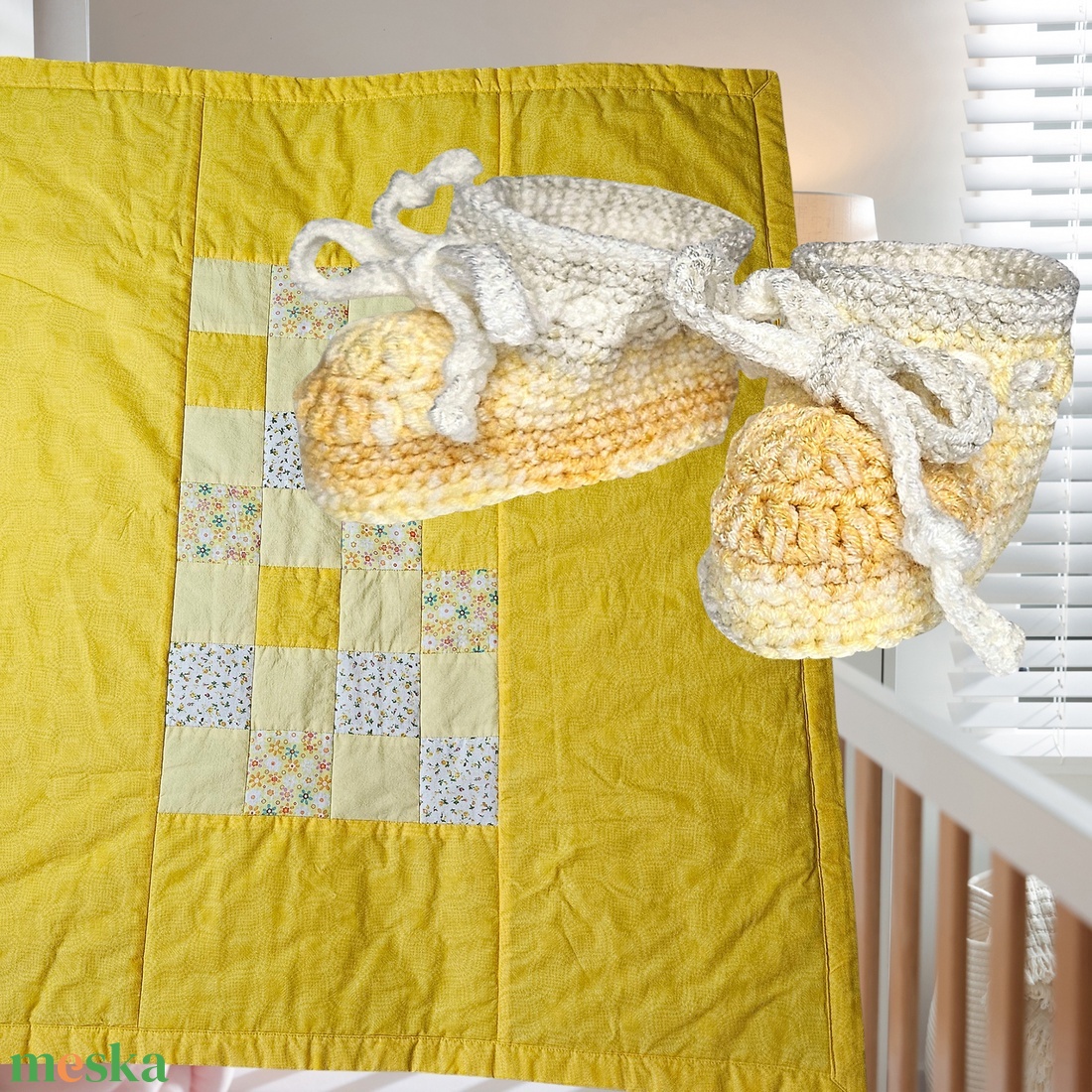 Sárga patchwork-betétes babatakaró, puha játszópléd Szet � babacipővel - baba - mama - baba ágynemű - babatakaró, gyerek pléd - Meska.hu