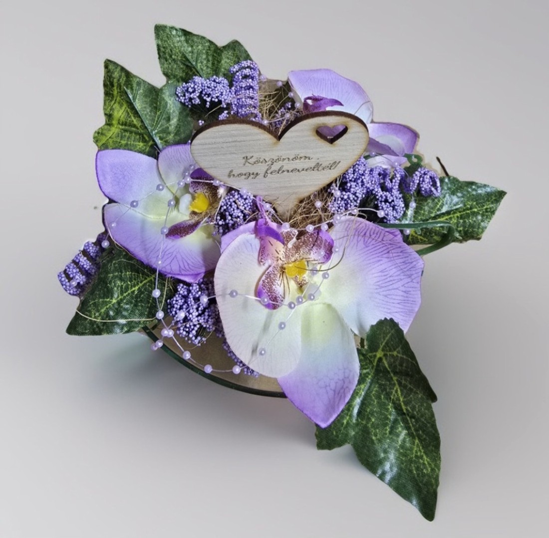 Szülőköszöntő virágbox elegáns orchideás lilás üveg vázában - esküvő - emlék & ajándék - szülőköszöntő ajándék - Meska.hu