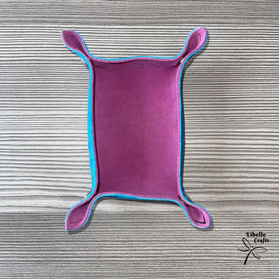 Színes bőr tálca - rózsaszín és kék - otthon & életmód - dekoráció - asztal és polc dekoráció - dekorációs tál, tartó - Meska.hu