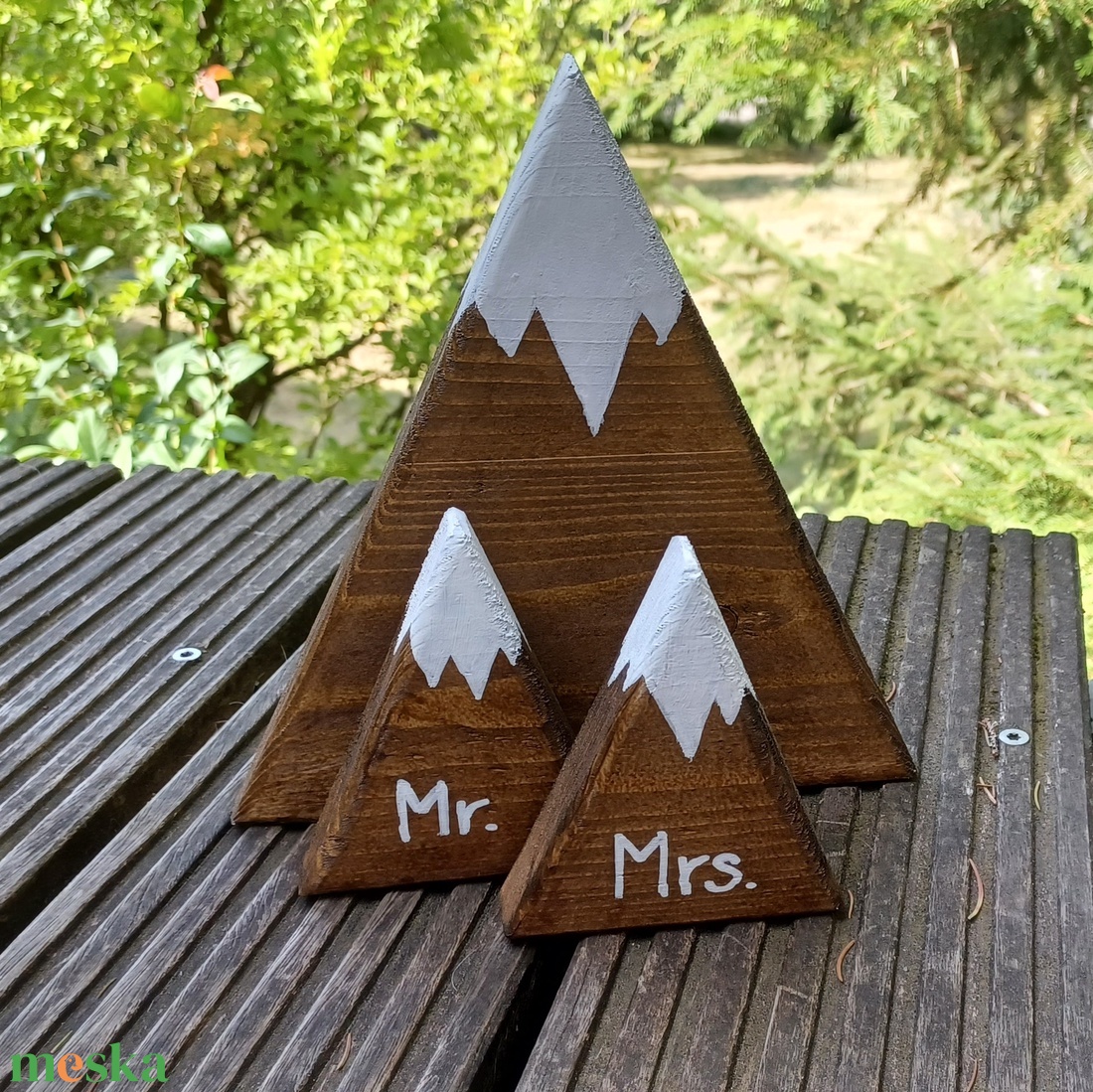Hegycsúcs esküvői asztali dekoráció - Mr. és Mrs. felirattal (3 darabos szett) - esküvő - dekoráció - asztaldísz - Meska.hu Hegycsúcs esküvői asztali dekoráció - Mr. és Mrs. felirattal (3 darabos szett) - esküvő - dekoráció - asztaldísz - Meska.hu