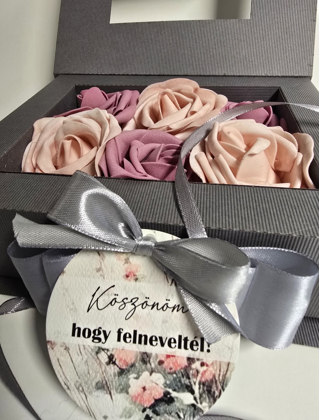 Szülőköszöntő virágbox örökrózsás - esküvő - emlék & ajándék - szülőköszöntő ajándék - Meska.hu