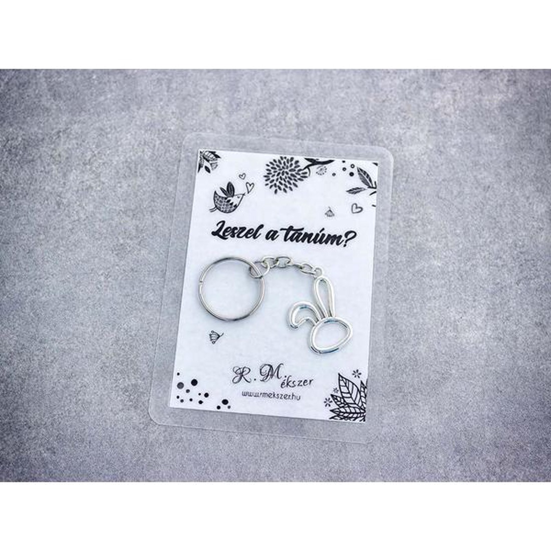 Leszel a tanúm egyszerű nyuszi medálos kulcstartó - esküvő - meghívó & kártya - tanú felkérő - Meska.hu