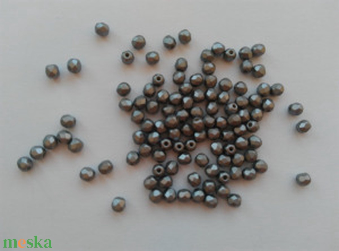 Cseh csiszolt üveggyöngy - 3mm - 100 db / csomag - szürke - kellékek & szerszámok - gyöngyfűzés kellékek - üveggyöngy - Meska.hu Cseh csiszolt üveggyöngy - 3mm - 100 db / csomag - szürke - kellékek & szerszámok - gyöngyfűzés kellékek - üveggyöngy - Meska.hu