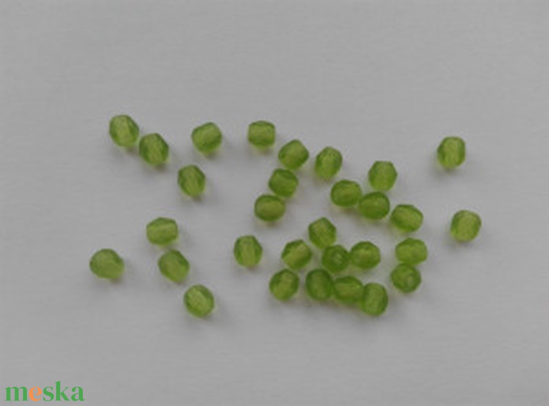 Cseh csiszolt üveggyöngy - 4mm - 100 db / csomag - zöld - kellékek & szerszámok - gyöngyfűzés kellékek - üveggyöngy - Meska.hu