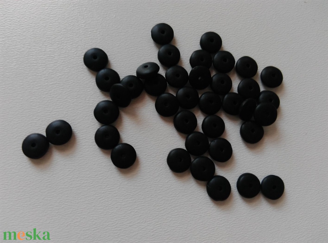 Cseh üveggyöngy (lapos korong) - 6x2mm - 50 db / csomag - matt fekete - kellékek & szerszámok - gyöngyfűzés kellékek - üveggyöngy - Meska.hu Cseh üveggyöngy (lapos korong) - 6x2mm - 50 db / csomag - matt fekete - kellékek & szerszámok - gyöngyfűzés kellékek - üveggyöngy - Meska.hu