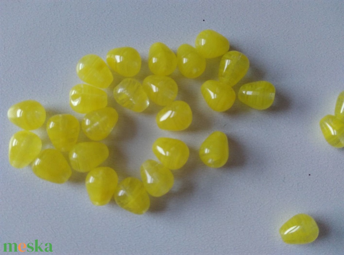 Cseh üveggyöngy - 8x6mm - 28 db / csomag - citrom - kellékek & szerszámok - gyöngyfűzés kellékek - üveggyöngy - Meska.hu