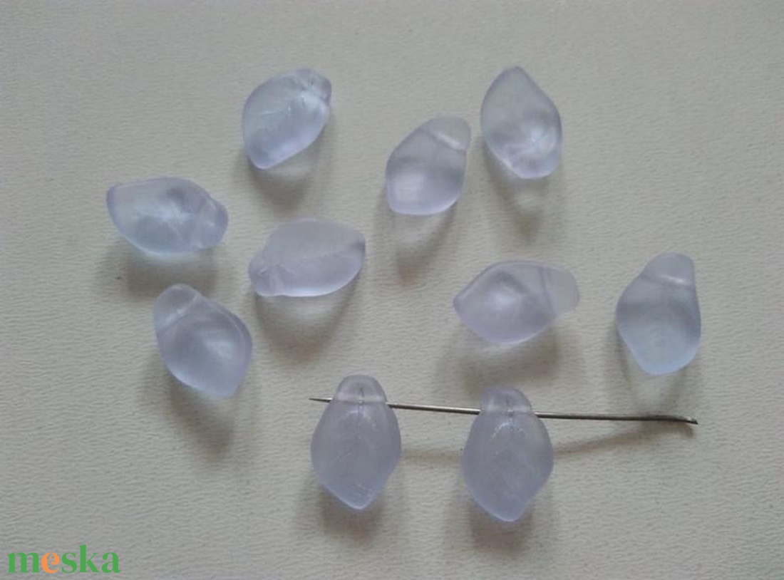 Cseh üveggyöngy levél - 15x10mm - 11 db / csomag - matt világoslila - kellékek & szerszámok - gyöngyfűzés kellékek - üveggyöngy - Meska.hu Cseh üveggyöngy levél - 15x10mm - 11 db / csomag - matt világoslila - kellékek & szerszámok - gyöngyfűzés kellékek - üveggyöngy - Meska.hu