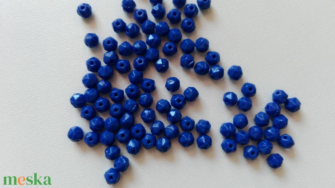 Cseh üveggyöngy - 5mm - 90 db / csomag - kék - kellékek & szerszámok - gyöngyfűzés kellékek - üveggyöngy - Meska.hu Cseh üveggyöngy - 5mm - 90 db / csomag - kék - kellékek & szerszámok - gyöngyfűzés kellékek - üveggyöngy - Meska.hu