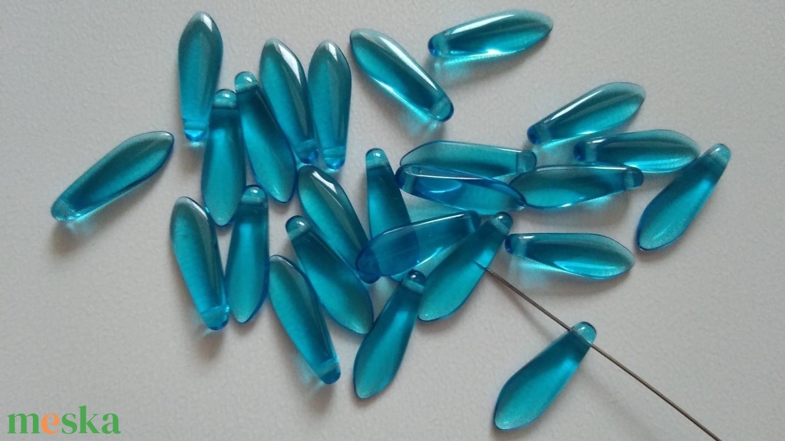 Cseh üveggyöngy szirom - 16 x 5,5 mm - 30 db / csomag - kék - kellékek & szerszámok - gyöngyfűzés kellékek - üveggyöngy - Meska.hu