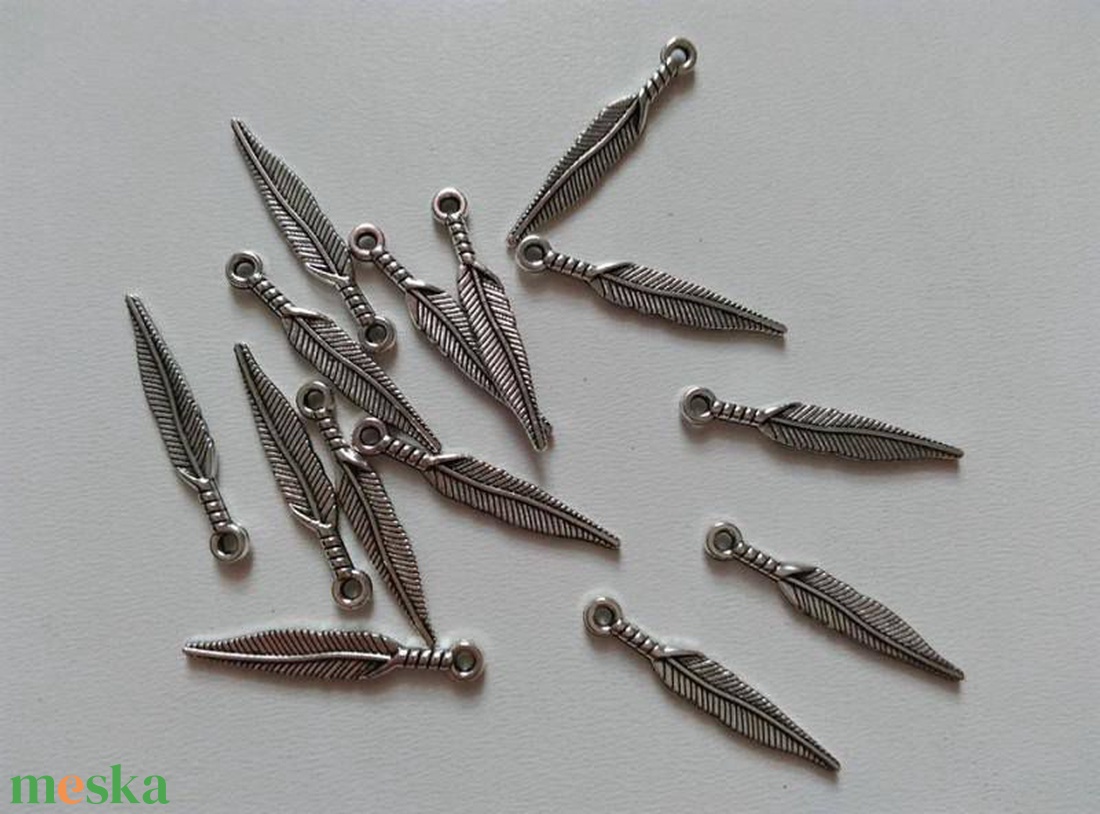 Fém medál - 28x5mm - toll - 10 db / csomag - antik ezüst szín - kellékek & szerszámok - ékszerkellék - medál csomag - Meska.hu Fém medál - 28x5mm - toll - 10 db / csomag - antik ezüst szín - kellékek & szerszámok - ékszerkellék - medál csomag - Meska.hu