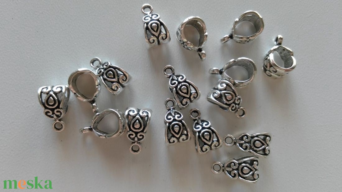 Fém medáltartó - 13x7mm - 10 db / csomag - antik ezüst szín - kellékek & szerszámok - gyöngyfűzés kellékek - egyéb alkatrész - Meska.hu Fém medáltartó - 13x7mm - 10 db / csomag - antik ezüst szín - kellékek & szerszámok - gyöngyfűzés kellékek - egyéb alkatrész - Meska.hu