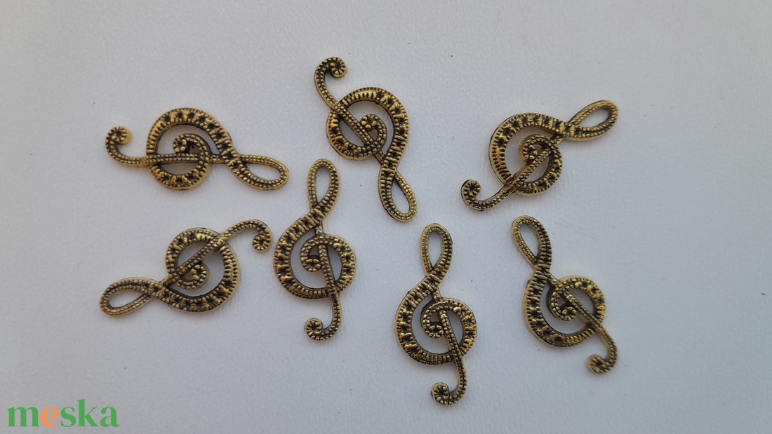 Fém medál - 22x10mm - hangjegy - 10 db / csomag - antik arany szín - kellékek & szerszámok - ékszerkellék - medál csomag - Meska.hu Fém medál - 22x10mm - hangjegy - 10 db / csomag - antik arany szín - kellékek & szerszámok - ékszerkellék - medál csomag - Meska.hu
