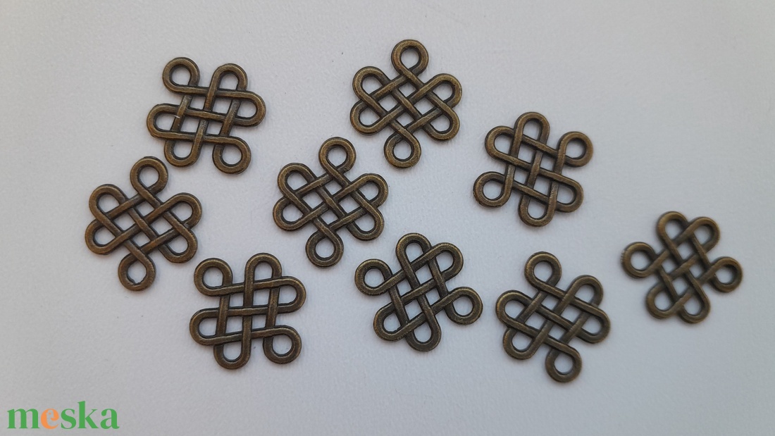 Fém köztes, összekötő - 17x14mm - 10 db / csomag - sárgaréz szín - kellékek & szerszámok - gyöngyfűzés kellékek - fém köztesek - Meska.hu Fém köztes, összekötő - 17x14mm - 10 db / csomag - sárgaréz szín - kellékek & szerszámok - gyöngyfűzés kellékek - fém köztesek - Meska.hu