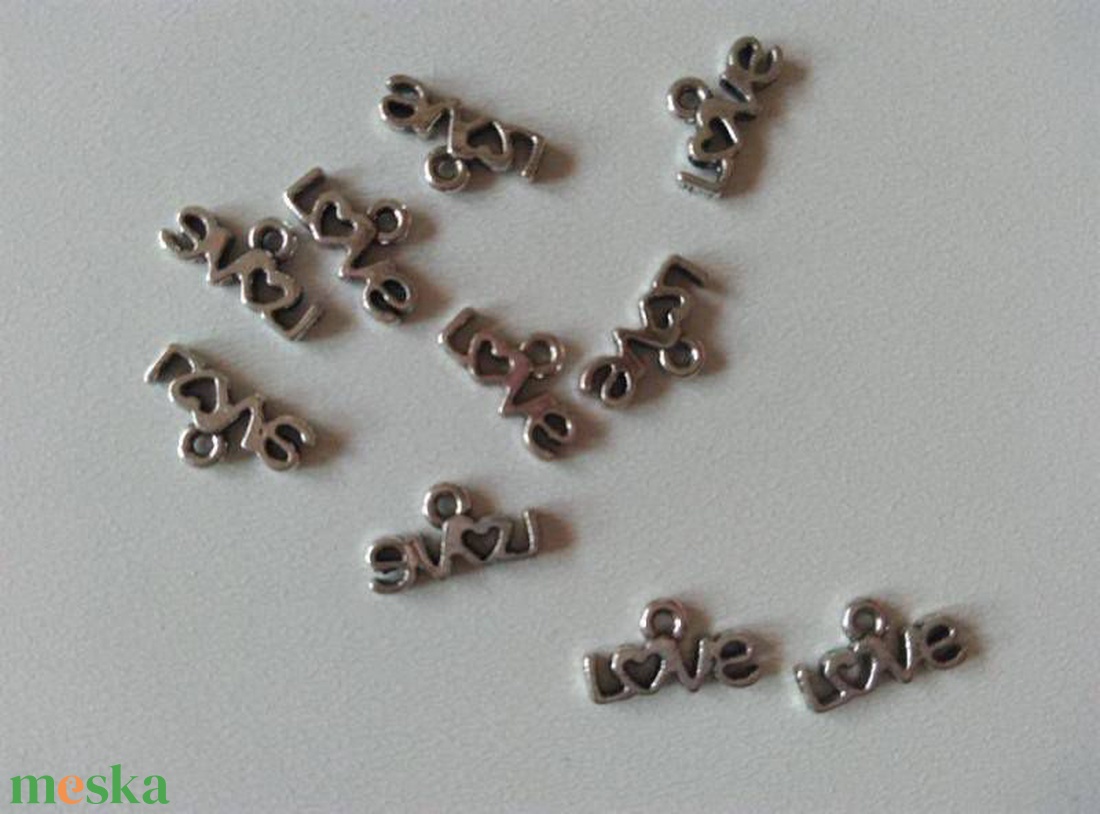 Fém medál - 6x12mm - love - 10 db / csomag - antik ezüst szín - kellékek & szerszámok - ékszerkellék - medál csomag - Meska.hu Fém medál - 6x12mm - love - 10 db / csomag - antik ezüst szín - kellékek & szerszámok - ékszerkellék - medál csomag - Meska.hu