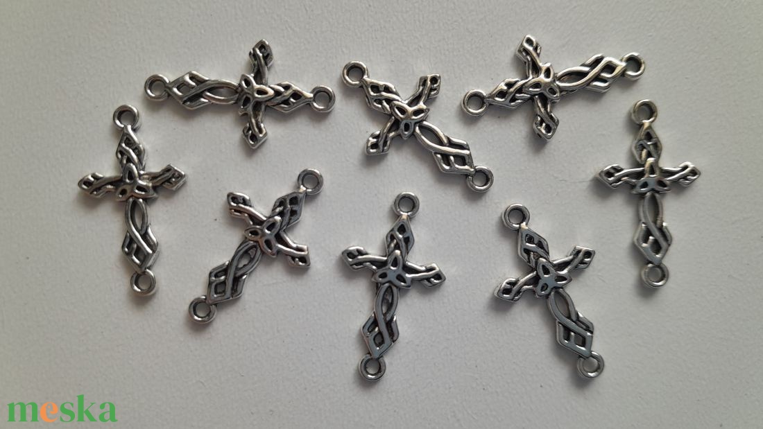 Fém medál, összekötő - 22x13mm - kereszt - 10 db / csomag - antik ezüst szín - kellékek & szerszámok - ékszerkellék - medál csomag - Meska.hu