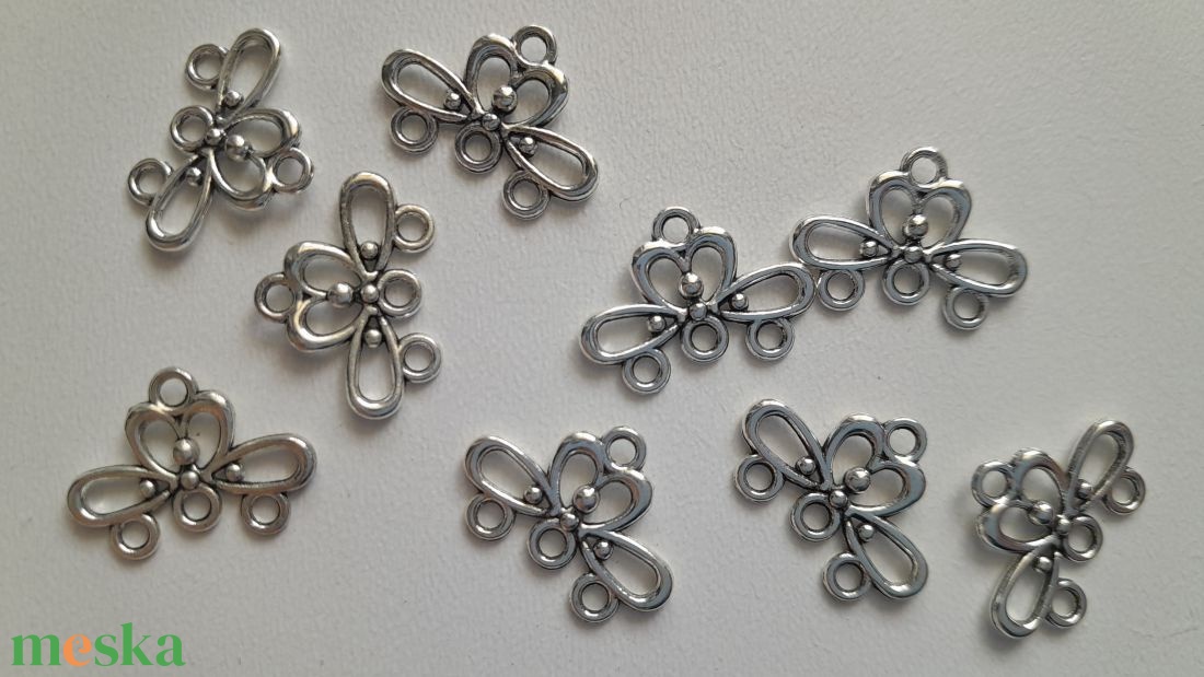 Fém köztes, medál / fülbevaló alap - 14x18mm - 10 db / csomag - antik ezüst szín - kellékek & szerszámok - ékszerkellék - medál csomag - Meska.hu