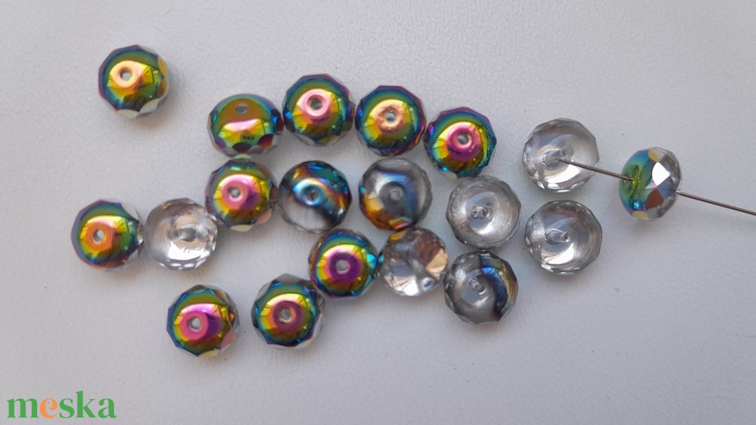 Cseh üveggyöngy - fánk - 8x5mm - 30 db / csomag - kristály-színjátszós - kellékek & szerszámok - gyöngyfűzés kellékek - üveggyöngy - Meska.hu