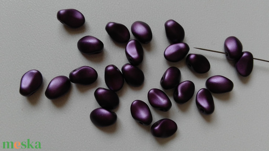 Cseh üveggyöngy - 6x8mm - 30 db / csomag - sötétlila - kellékek & szerszámok - gyöngyfűzés kellékek - üveggyöngy - Meska.hu Cseh üveggyöngy - 6x8mm - 30 db / csomag - sötétlila - kellékek & szerszámok - gyöngyfűzés kellékek - üveggyöngy - Meska.hu