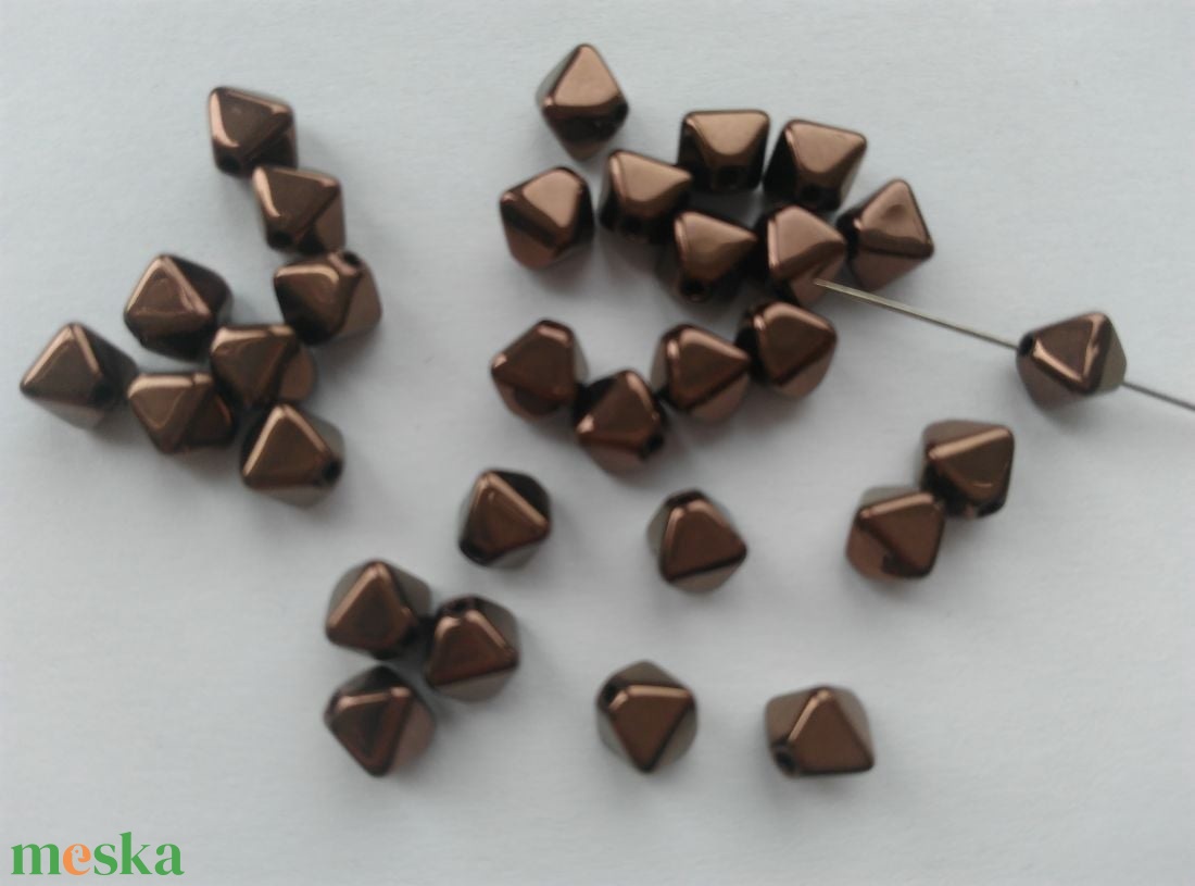 Cseh üveggyöngy - 6mm - 60 db / csomag - sötétbarna - kellékek & szerszámok - gyöngyfűzés kellékek - üveggyöngy - Meska.hu Cseh üveggyöngy - 6mm - 60 db / csomag - sötétbarna - kellékek & szerszámok - gyöngyfűzés kellékek - üveggyöngy - Meska.hu