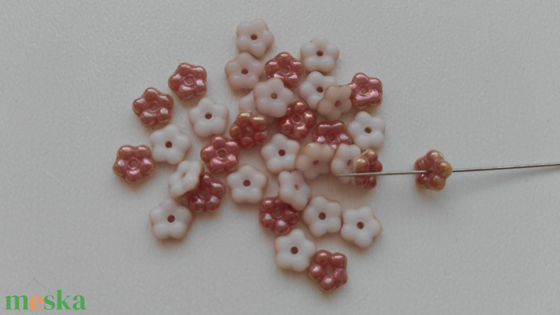Cseh üveggyöngy köztes virág - 5x2mm - 50 db / csomag - borostyán-fehér - kellékek & szerszámok - gyöngyfűzés kellékek - üveggyöngy - Meska.hu Cseh üveggyöngy köztes virág - 5x2mm - 50 db / csomag - borostyán-fehér - kellékek & szerszámok - gyöngyfűzés kellékek - üveggyöngy - Meska.hu