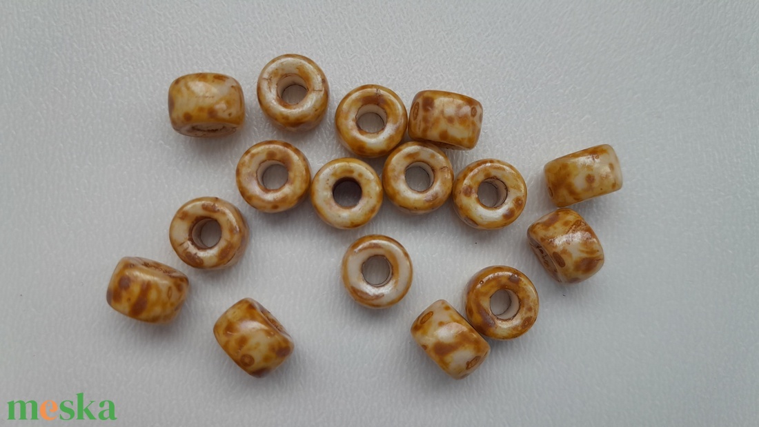 Cseh nagylyukú üveggyöngy - 8x6mm - 16 db / csomag - márványos - kellékek & szerszámok - gyöngyfűzés kellékek - üveggyöngy - Meska.hu Cseh nagylyukú üveggyöngy - 8x6mm - 16 db / csomag - márványos - kellékek & szerszámok - gyöngyfűzés kellékek - üveggyöngy - Meska.hu
