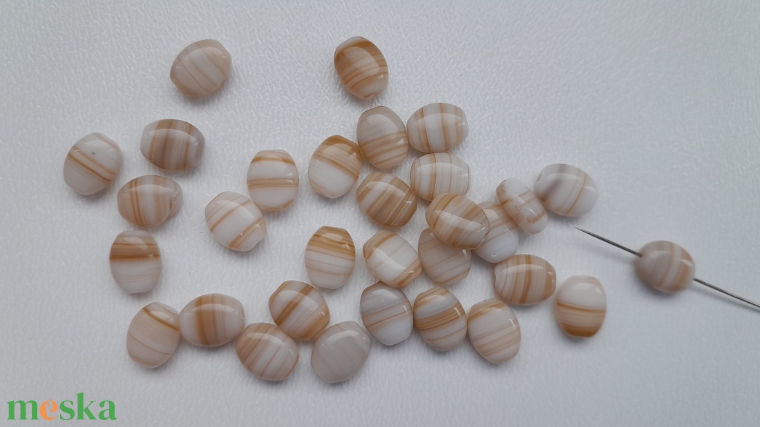 Cseh üveggyöngy - 8 x 6,5 x 4 mm - 32 db / csomag - barnás - kellékek & szerszámok - gyöngyfűzés kellékek - üveggyöngy - Meska.hu Cseh üveggyöngy - 8 x 6,5 x 4 mm - 32 db / csomag - barnás - kellékek & szerszámok - gyöngyfűzés kellékek - üveggyöngy - Meska.hu