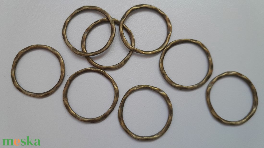 Zárt karika - külső átmérő: 24mm - sárgaréz szín - 10 db / csomag - kellékek & szerszámok - gyöngyfűzés kellékek - egyéb alkatrész - Meska.hu Zárt karika - külső átmérő: 24mm - sárgaréz szín - 10 db / csomag - kellékek & szerszámok - gyöngyfűzés kellékek - egyéb alkatrész - Meska.hu