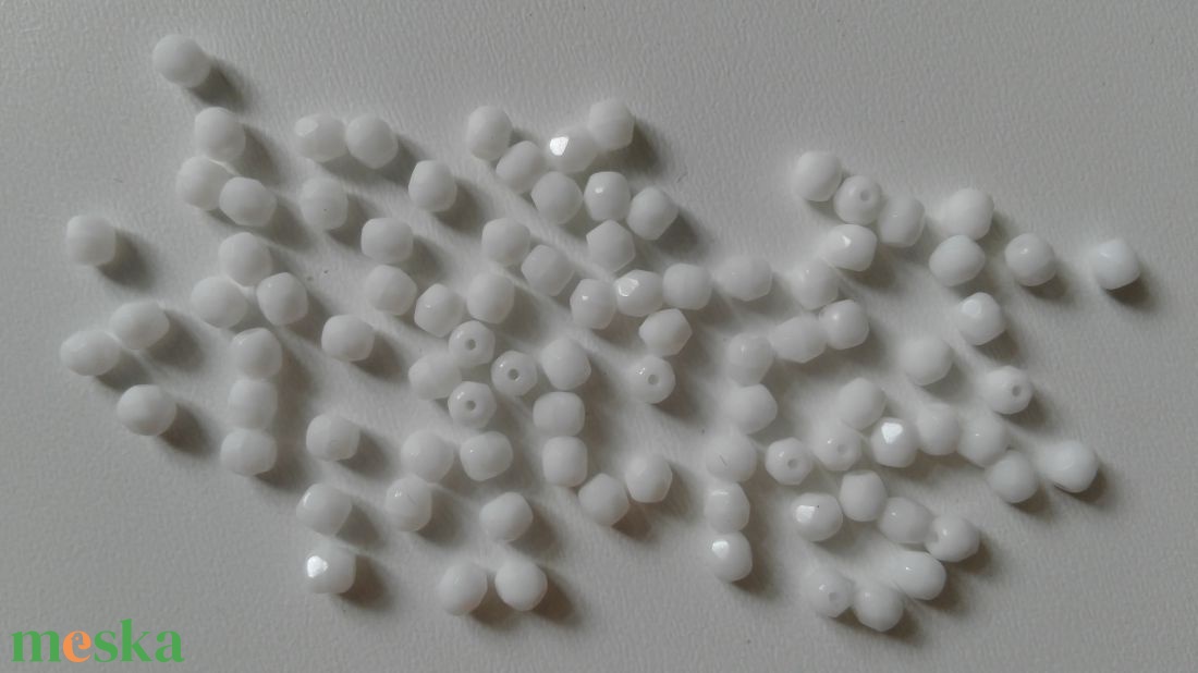 Cseh csiszolt üveggyöngy - 4mm - 100 db / csomag - fehér - kellékek & szerszámok - gyöngyfűzés kellékek - üveggyöngy - Meska.hu Cseh csiszolt üveggyöngy - 4mm - 100 db / csomag - fehér - kellékek & szerszámok - gyöngyfűzés kellékek - üveggyöngy - Meska.hu