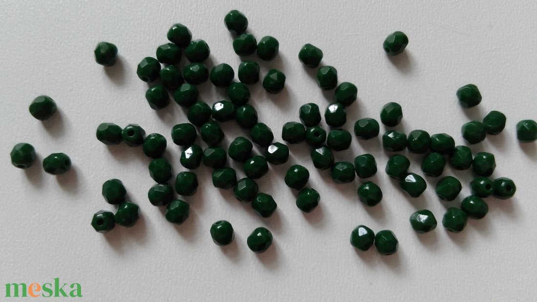 Cseh csiszolt üveggyöngy - 4mm - 100 db / csomag - sötétzöld - kellékek & szerszámok - gyöngyfűzés kellékek - üveggyöngy - Meska.hu Cseh csiszolt üveggyöngy - 4mm - 100 db / csomag - sötétzöld - kellékek & szerszámok - gyöngyfűzés kellékek - üveggyöngy - Meska.hu