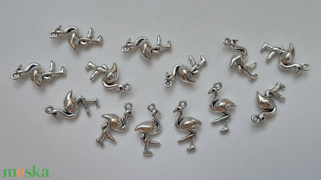 Fém medál - 16x9mm - flamingó - 10 db / csomag - antik ezüst szín - kellékek & szerszámok - ékszerkellék - medál csomag - Meska.hu Fém medál - 16x9mm - flamingó - 10 db / csomag - antik ezüst szín - kellékek & szerszámok - ékszerkellék - medál csomag - Meska.hu