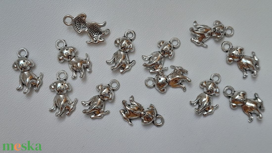 Fém medál - 17x10mm - kutya - 10 db / csomag - antik ezüst szín - kellékek & szerszámok - ékszerkellék - medál csomag - Meska.hu