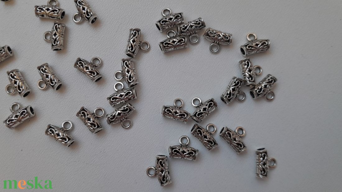 Fém medáltartó - 7x9mm - 16 db / csomag - antik ezüst szín - kellékek & szerszámok - gyöngyfűzés kellékek - egyéb alkatrész - Meska.hu
