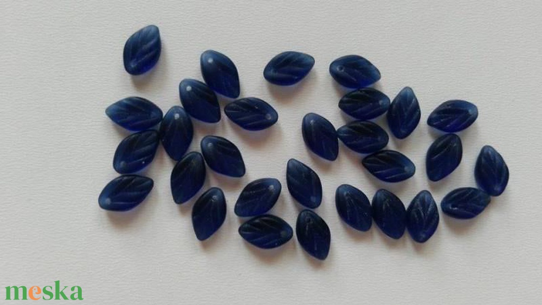 Cseh üveggyöngy levél - 11x7mm - matt sötétkék - 28 db / csomag - kellékek & szerszámok - gyöngyfűzés kellékek - üveggyöngy - Meska.hu Cseh üveggyöngy levél - 11x7mm - matt sötétkék - 28 db / csomag - kellékek & szerszámok - gyöngyfűzés kellékek - üveggyöngy - Meska.hu
