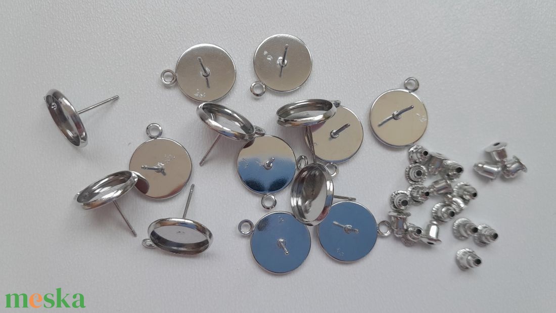 Ragasztható továbbépíthető beszúrós fülbevaló alap 12mm-es lencséhez (10 db / csomag) - rhodium szín - kellékek & szerszámok - ékszerkellék - fülbevaló alap - Meska.hu Ragasztható továbbépíthető beszúrós fülbevaló alap 12mm-es lencséhez (10 db / csomag) - rhodium szín - kellékek & szerszámok - ékszerkellék - fülbevaló alap - Meska.hu