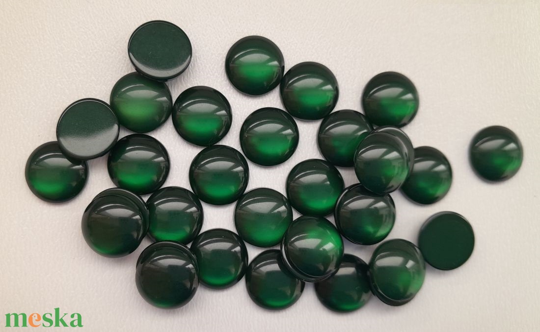 Akril lencse - 12mm - 10 db / csomag - sötétzöld - kellékek & szerszámok - ékszerkellék - akril lencse - Meska.hu Akril lencse - 12mm - 10 db / csomag - sötétzöld - kellékek & szerszámok - ékszerkellék - akril lencse - Meska.hu