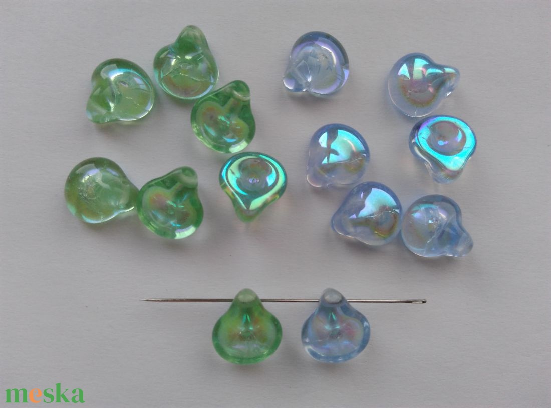 Cseh üveggyöngy - 11x10mm - 34 db / csomag - zöld, kék - kellékek & szerszámok - gyöngyfűzés kellékek - üveggyöngy - Meska.hu Cseh üveggyöngy - 11x10mm - 34 db / csomag - zöld, kék - kellékek & szerszámok - gyöngyfűzés kellékek - üveggyöngy - Meska.hu