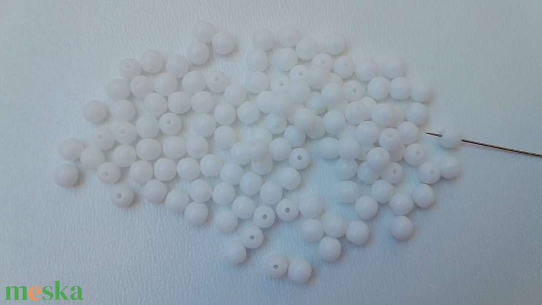 Cseh üveggyöngy - 4mm - 100 db / csomag - fehér - kellékek & szerszámok - gyöngyfűzés kellékek - üveggyöngy - Meska.hu Cseh üveggyöngy - 4mm - 100 db / csomag - fehér - kellékek & szerszámok - gyöngyfűzés kellékek - üveggyöngy - Meska.hu