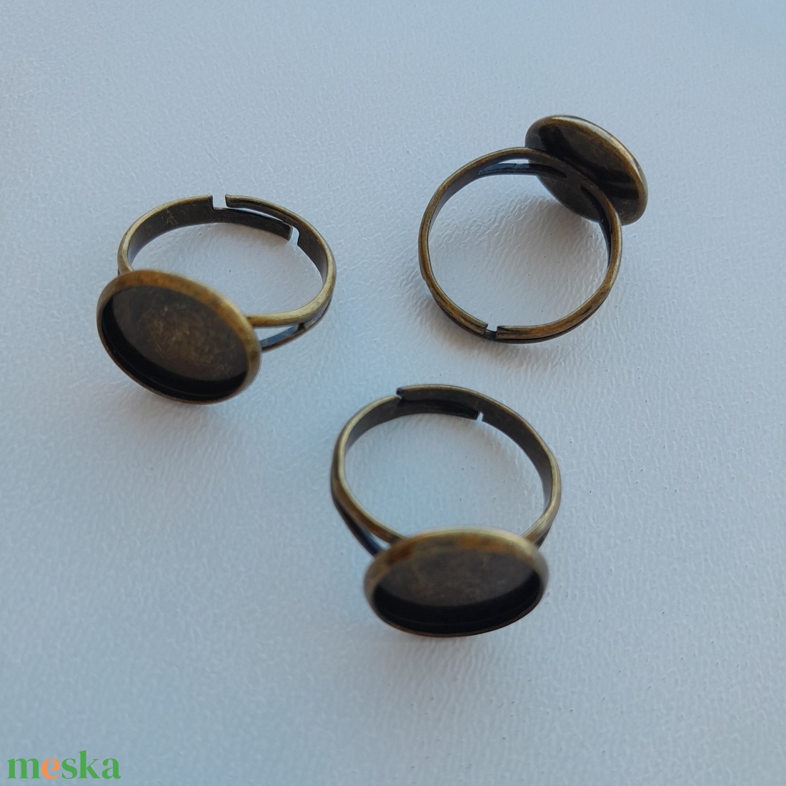 Ragasztható gyűrű alap 12mm-es lencséhez - 3 db / csomag - sárgaréz szín - kellékek & szerszámok - ékszerkellék - gyűrűalap - Meska.hu Ragasztható gyűrű alap 12mm-es lencséhez - 3 db / csomag - sárgaréz szín - kellékek & szerszámok - ékszerkellék - gyűrűalap - Meska.hu