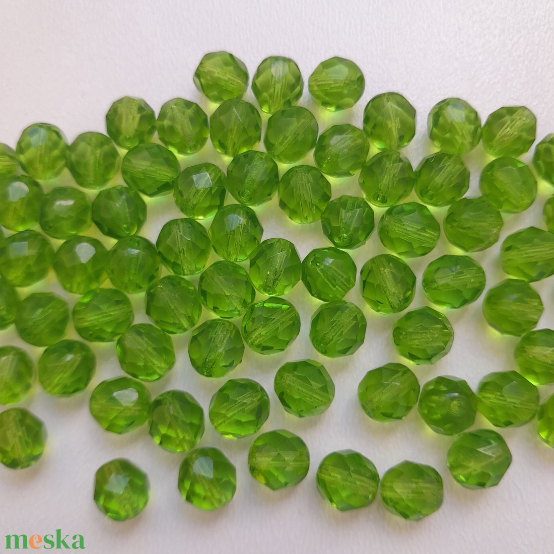Cseh csiszolt üveggyöngy - 8mm - 30 db / csomag - zöld - kellékek & szerszámok - gyöngyfűzés kellékek - egyéb alkatrész - Meska.hu Cseh csiszolt üveggyöngy - 8mm - 30 db / csomag - zöld - kellékek & szerszámok - gyöngyfűzés kellékek - egyéb alkatrész - Meska.hu