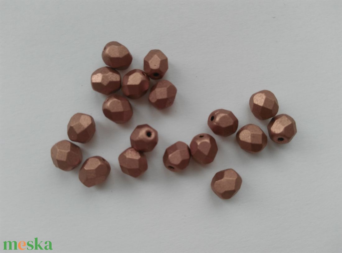 Cseh csiszolt üveggyöngy - 6mm - 40 db / csomag - metál bronz - kellékek & szerszámok - gyöngyfűzés kellékek - üveggyöngy - Meska.hu Cseh csiszolt üveggyöngy - 6mm - 40 db / csomag - metál bronz - kellékek & szerszámok - gyöngyfűzés kellékek - üveggyöngy - Meska.hu